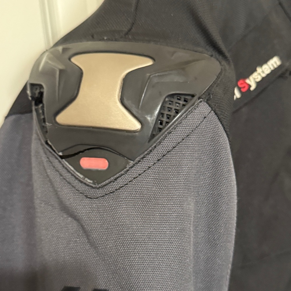 Heated Performance Jacket - Black and Gray - Picture 11 of 17